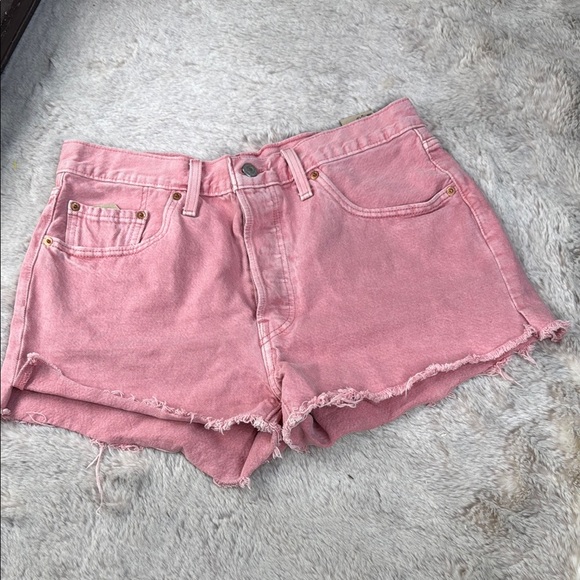 Levi's® Premium
501® ORIGINAL FIT HIGH RISE CUTOFF SHORTS, Pink,
Size 31 NWOT - Picture 2 of 14